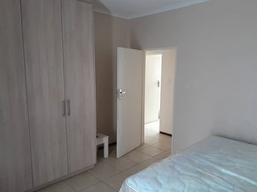 2 Bedroom Flat & Apartment