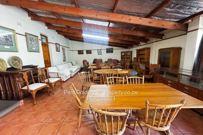 Beautiful Townhouse In A Prime Location