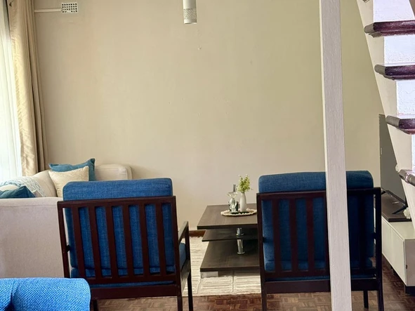 2 Bedroom Flat & Apartment