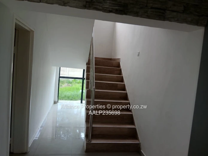 Newly Built 5-Bedroom Spacious, Stylish Cluster with Borehole in Strathaven 