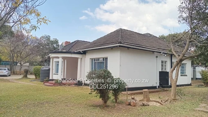 Eastlea Office on 1,700m² with Pool & Borehole