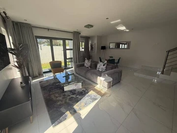 4 Bedroom Flat & Apartment