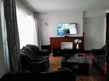 2 Bedroom Flat & Apartment