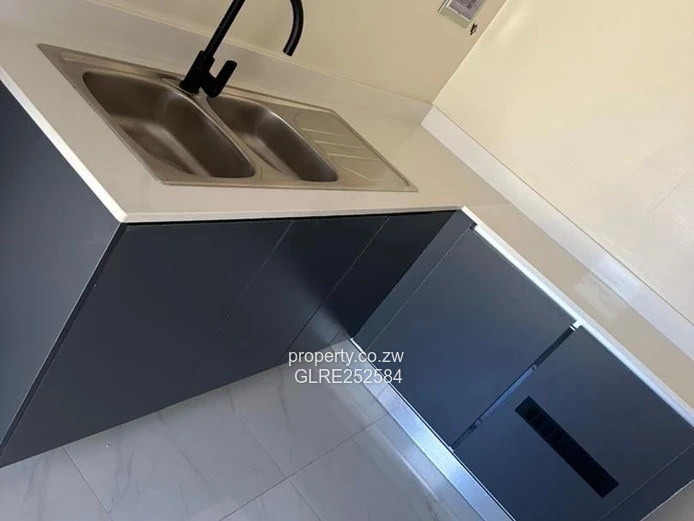 Glass-Front 3-Bed Bluff Hill Home with Borehole Tanks