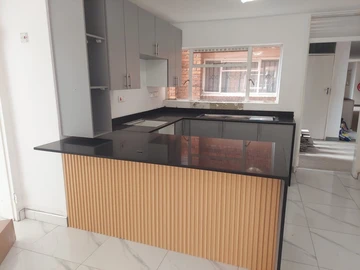 2 Bedroom Flat & Apartment