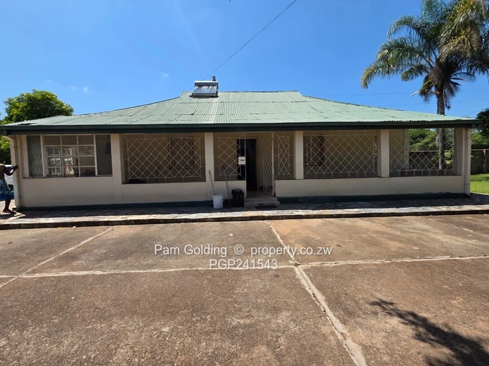 Neat Family Residence