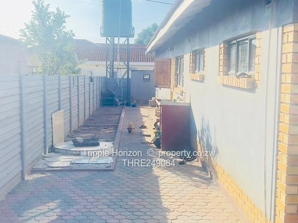 Mainway Meadows: 4-Bed spacious house for sale 