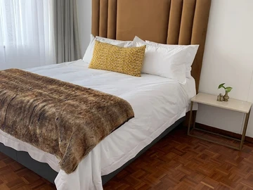 3 Bedroom Flat & Apartment