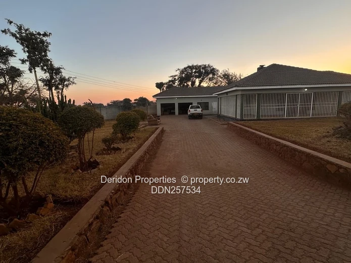 6-Bed Gletwin Park Home — Walled Garden, Double Garage