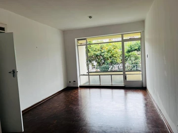 2 Bedroom Flat & Apartment