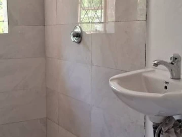 3 Bedroom Flat & Apartment