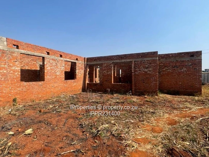 Spacious 2,000m² Corner Stand with Incomplete Multi-Unit Development