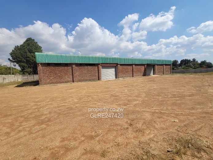 Prospect: 800m² Warehouse on 2,650m² with Borehole