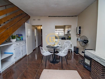 2 Bedroom Flat & Apartment