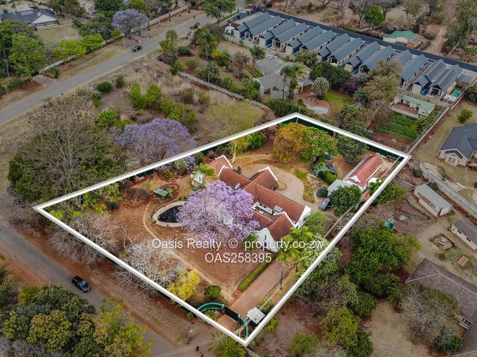 A Substantial Four-Bedroom Family Home with Pool on 4,047 sqm – Bowood Road, Mount Pleasant