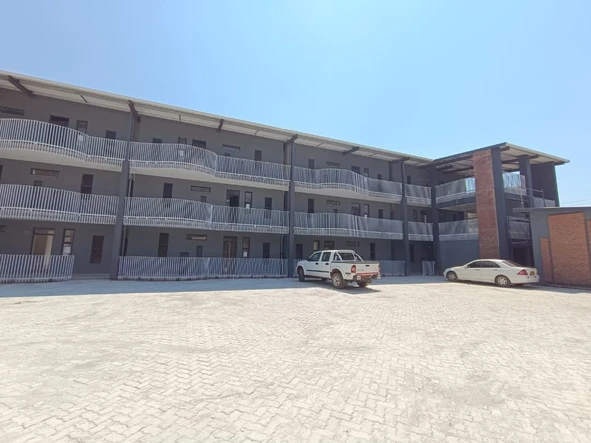 2 Bedroom Flat & Apartment