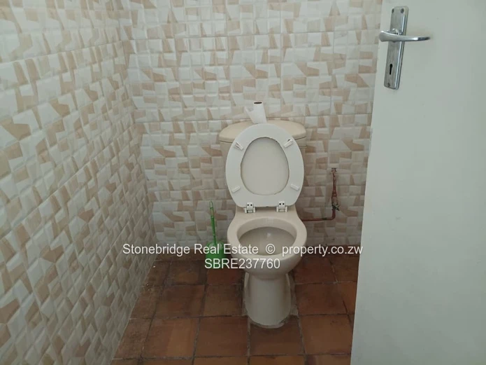 Hillside 3-Bedroom House to rent