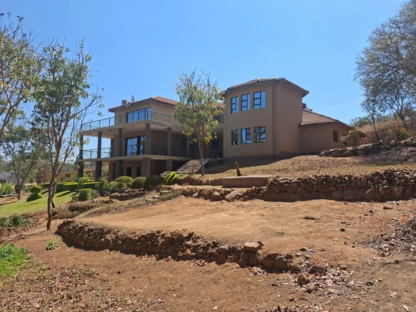6 Bedroom House