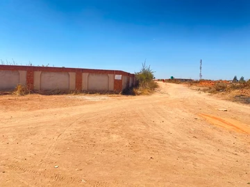 Commercial & Industrial Land