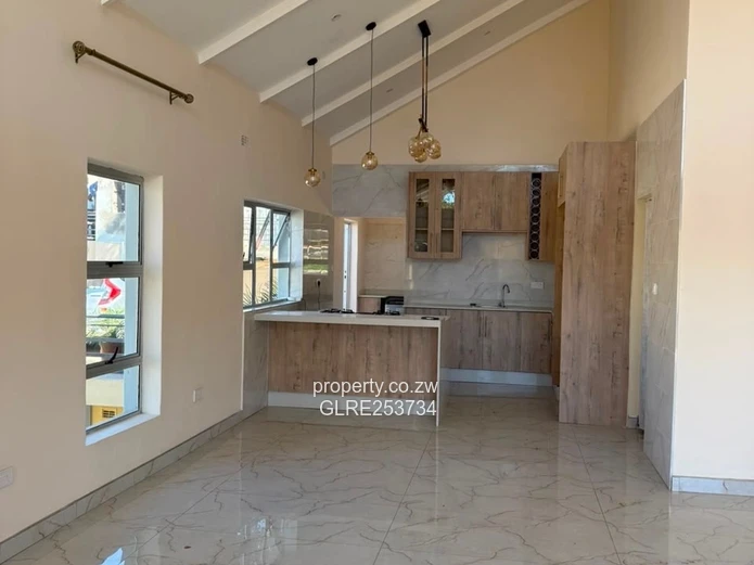 Sunlit Greystone Park 3-Bed Apartment — Balcony & Modern Baths