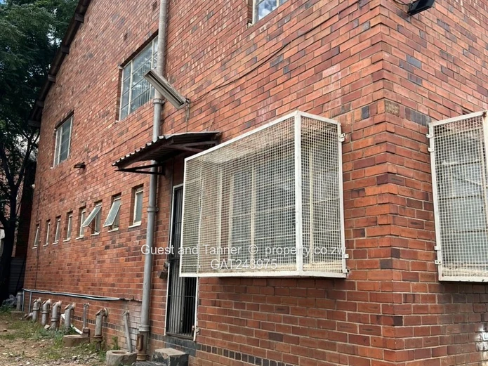 Commercial Warehouse with Title Deed for Sale in Thorngrove!