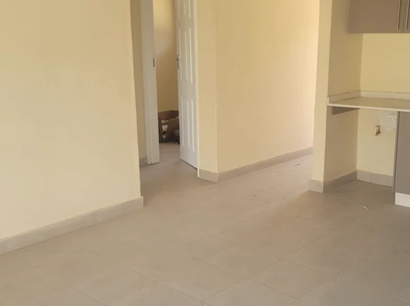 2 Bedroom Flat & Apartment