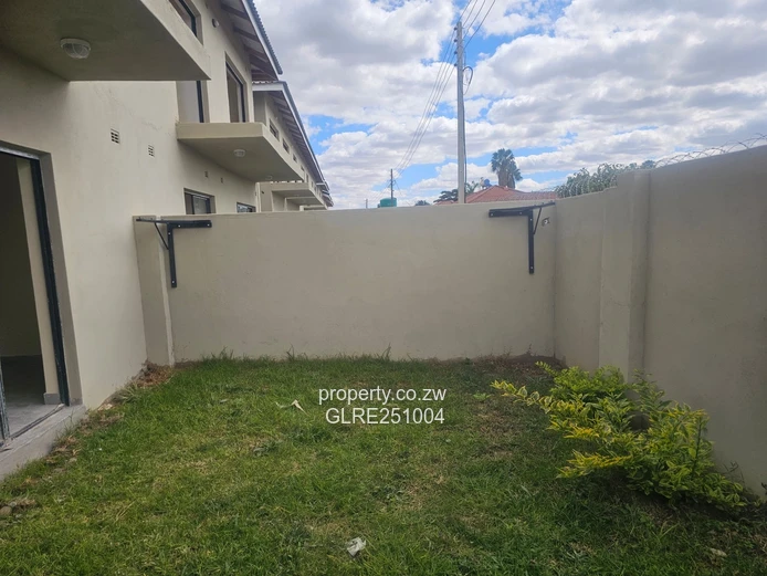 Ground-Floor 1-Bed Flat, Ashdown Park — Borehole