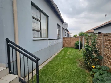 3 Bedroom Garden Flat