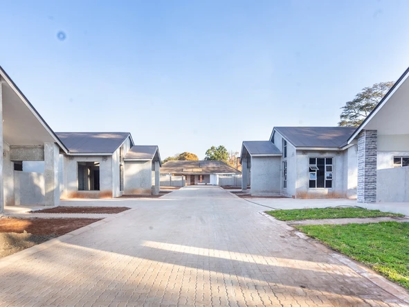 4 Unit Townhouse Complex