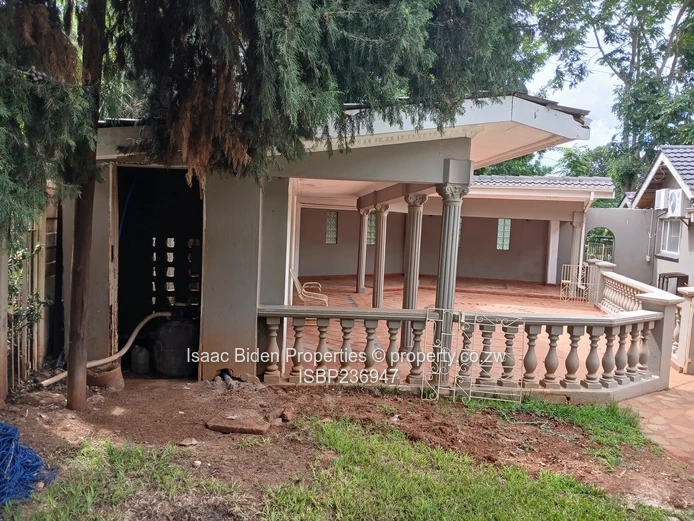 Chisipite 4 Bedroom House with Pool