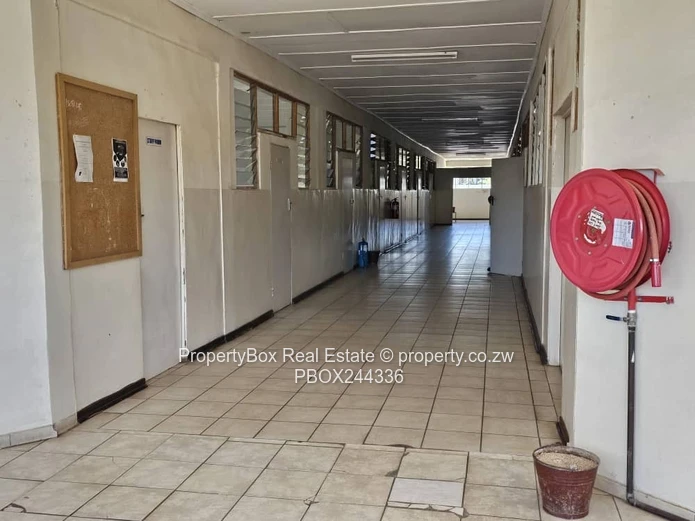 Eastlea 40sqm Office to rent for immediate occupation!