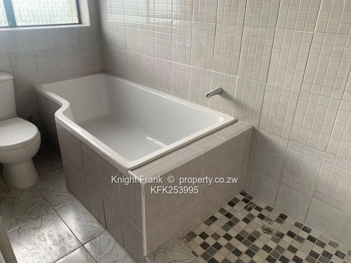 Haydon Park 3-Bed with Borehole & Paved Driveway
