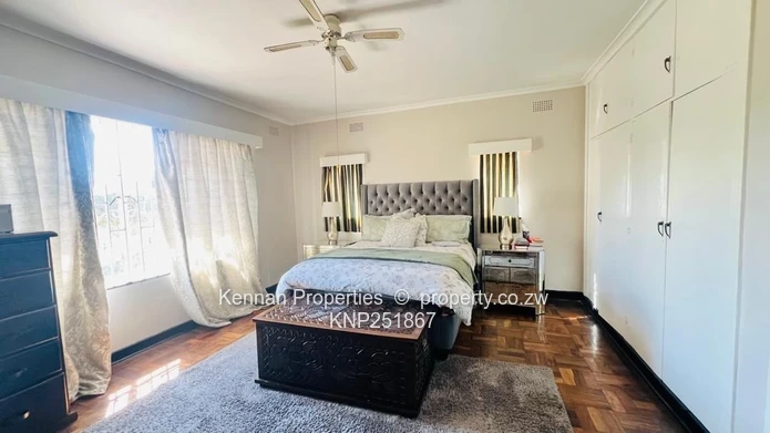 Family home on 4900 sqm of land with good water  (Sole Mandate)