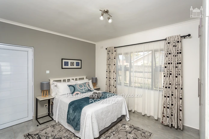 Stylishly Furnished 2 Bedroom Cottage