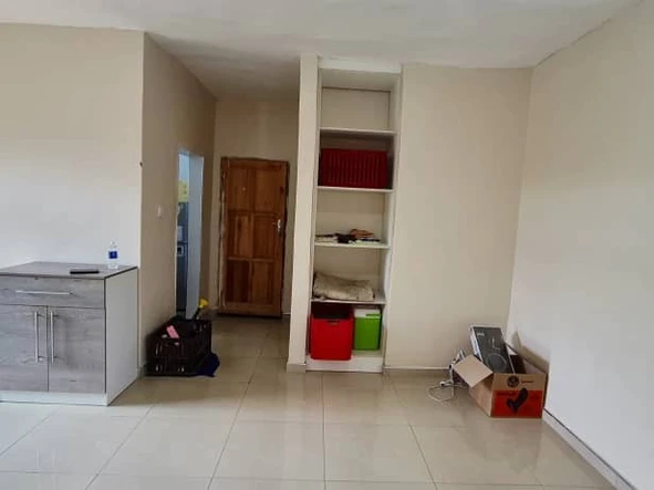 3 Bedroom Flat & Apartment