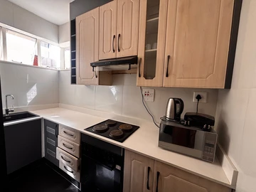 2 Bedroom Flat & Apartment