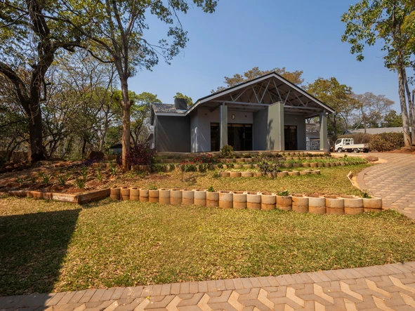 6 Bedroom House