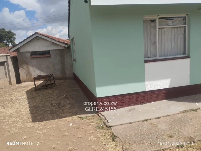 3-Bed Houghton Park Home — Walled Yard, Tank & Ensuite