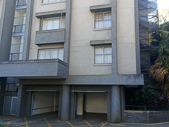 3 Bedroom Flat & Apartment