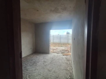 2 Bedroom Flat & Apartment