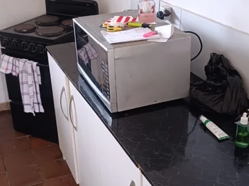 2 Bedroom Flat & Apartment