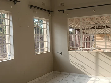 3 Bedroom Flat & Apartment