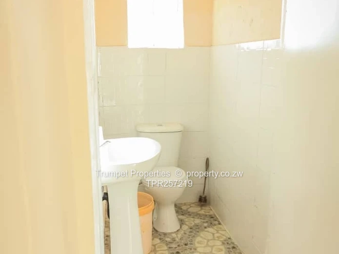 5-Bed Walled Home in Marondera — Tiled, Bright Interiors