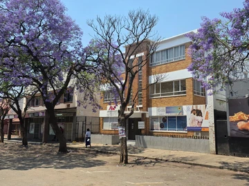 2 Bedroom Flat & Apartment