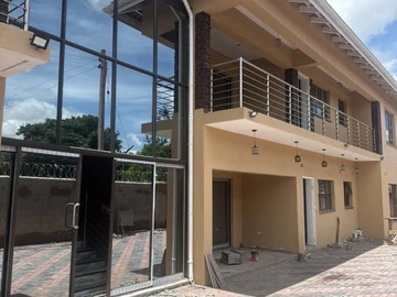 3 Bedroom Flat & Apartment