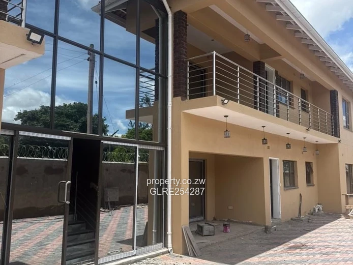 Bright 3-Bed Mabelreign Flat 