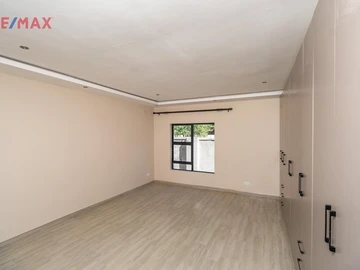 4 Bedroom Townhouse Complex