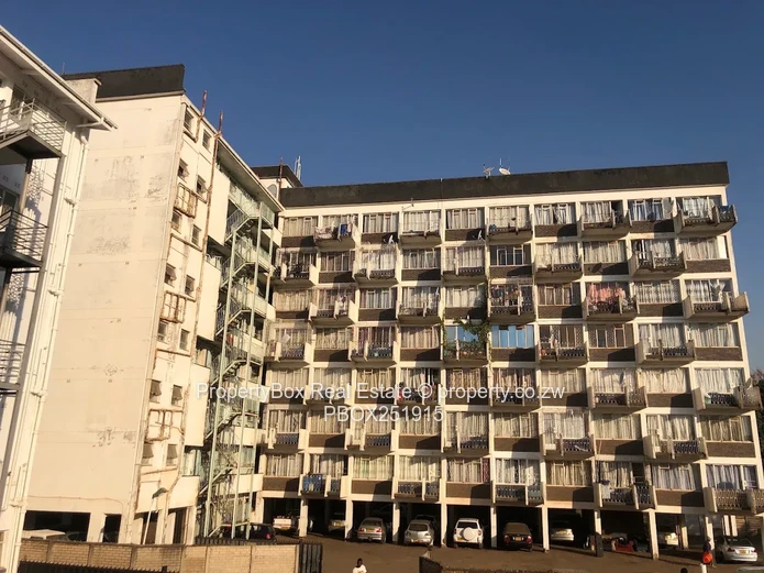 Moffat Heights 1 bed flat for sale in 5th floor located corner Baines and Leopold Takawira! 