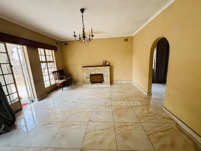 3-Bedroom Family Property On Over 1 Acre