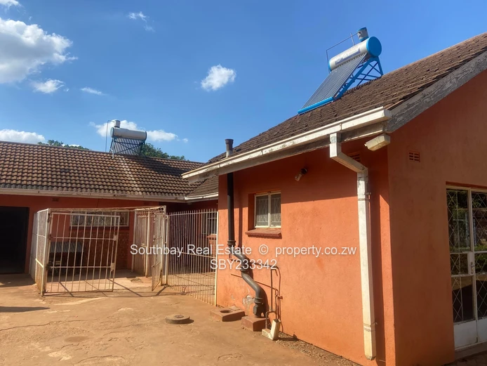 Marlborough house to let